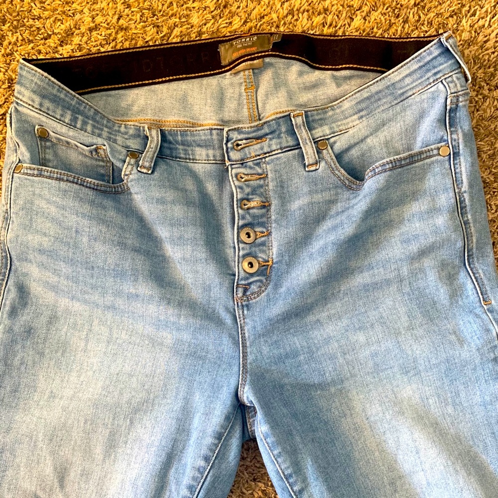 Torrid sky high skinny jeans.